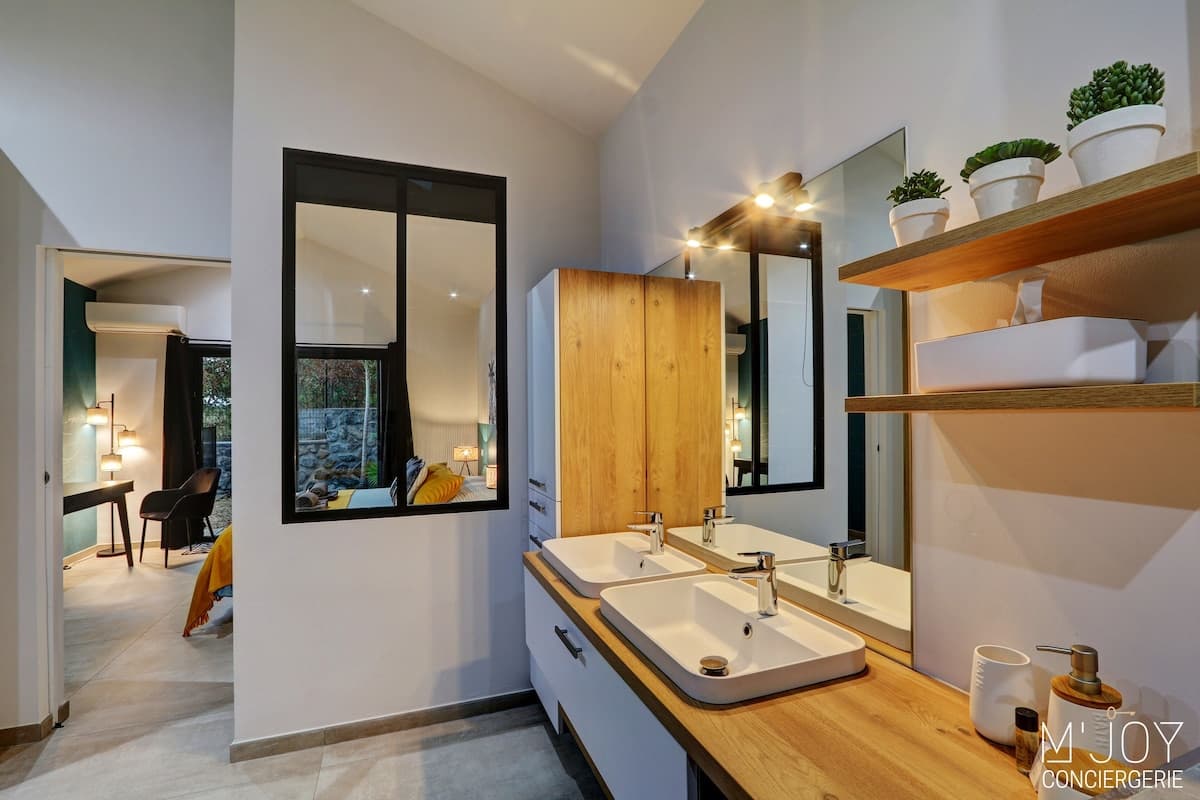 Salle de bain verrière loft